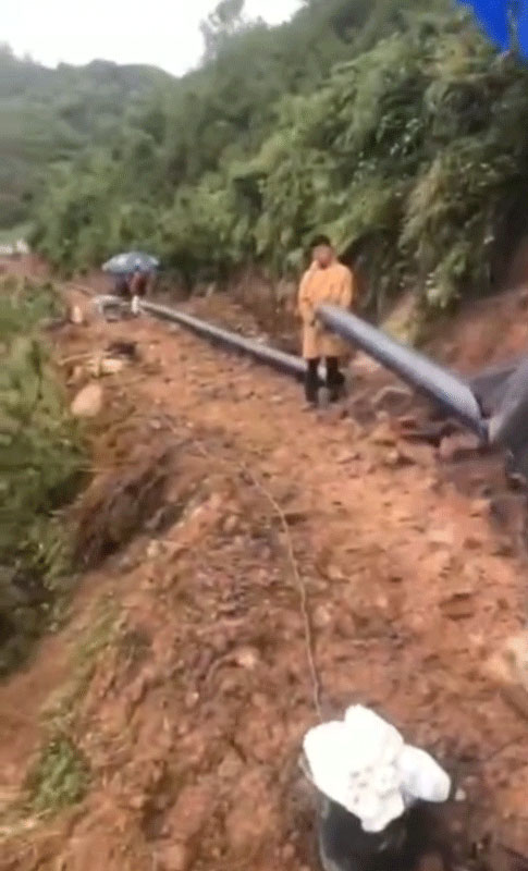 雅安天泉飲水項目采購我國標PE給水管200*1.6的20000米以上.視頻觀看